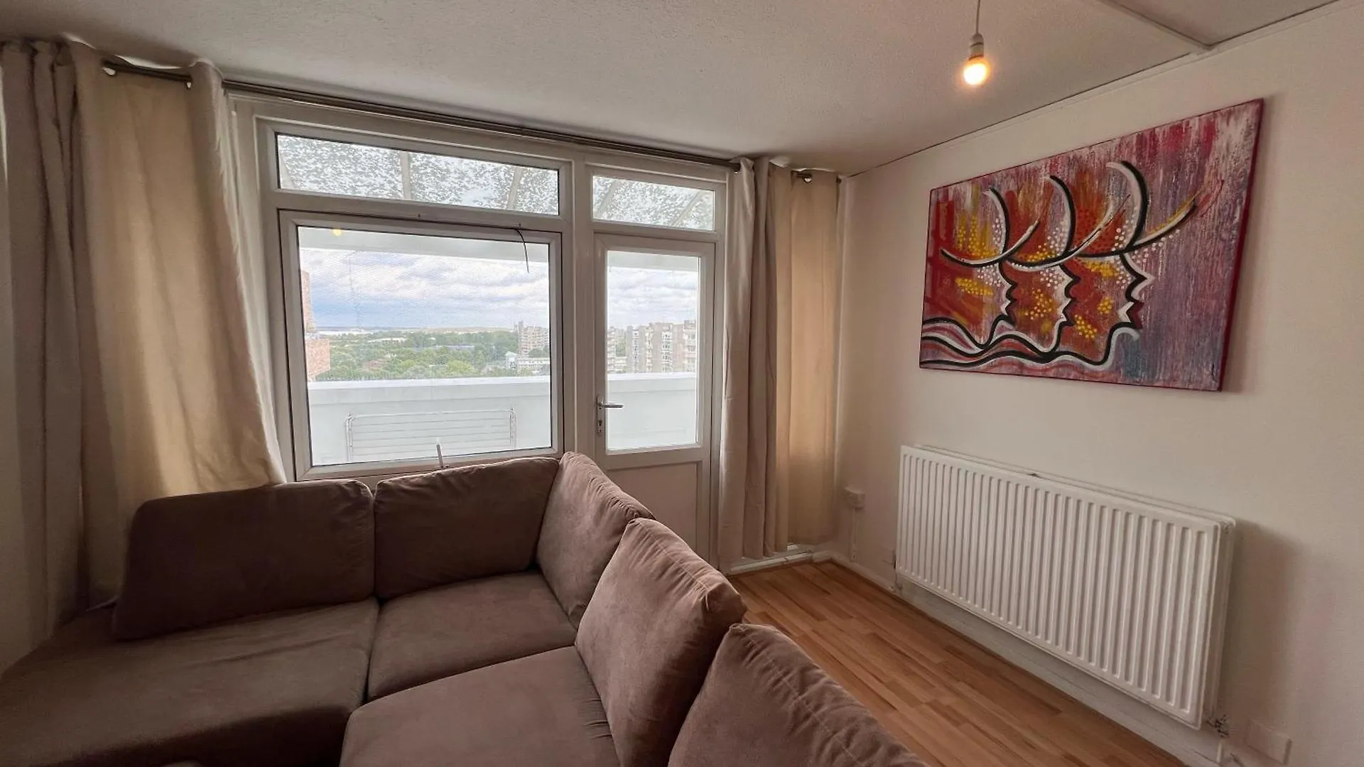 Cosy 2 Bedroom Flat With Balcony Abbey Wood Apartment