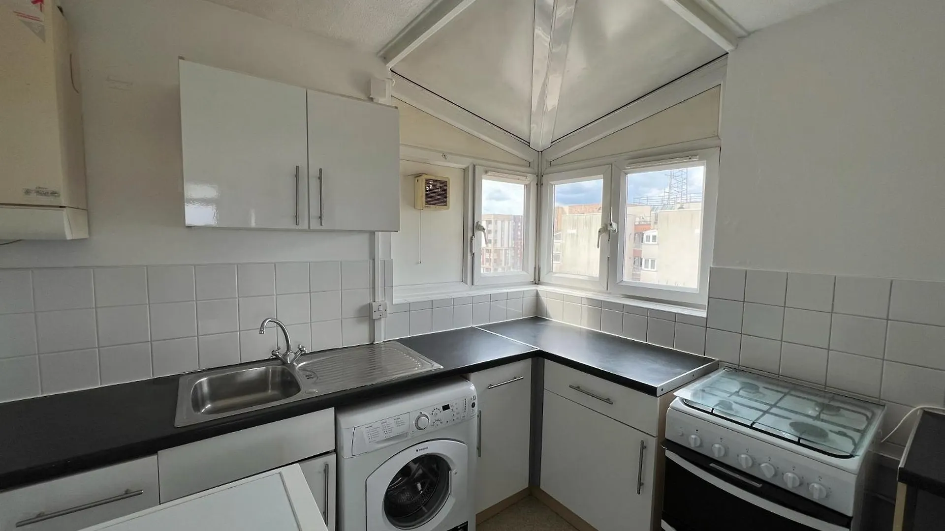 Cosy 2 Bedroom Flat With Balcony Abbey Wood