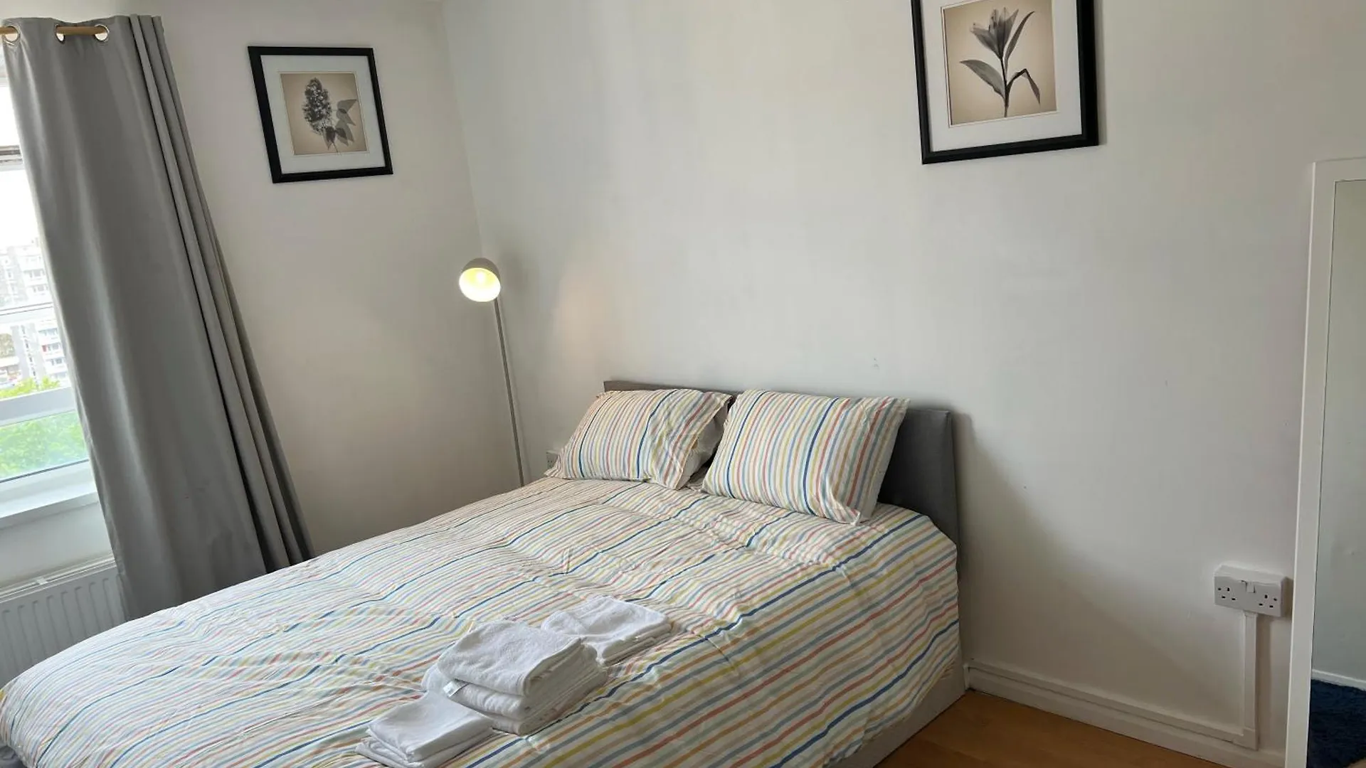 Cosy 2 Bedroom Flat With Balcony Abbey Wood 0*,