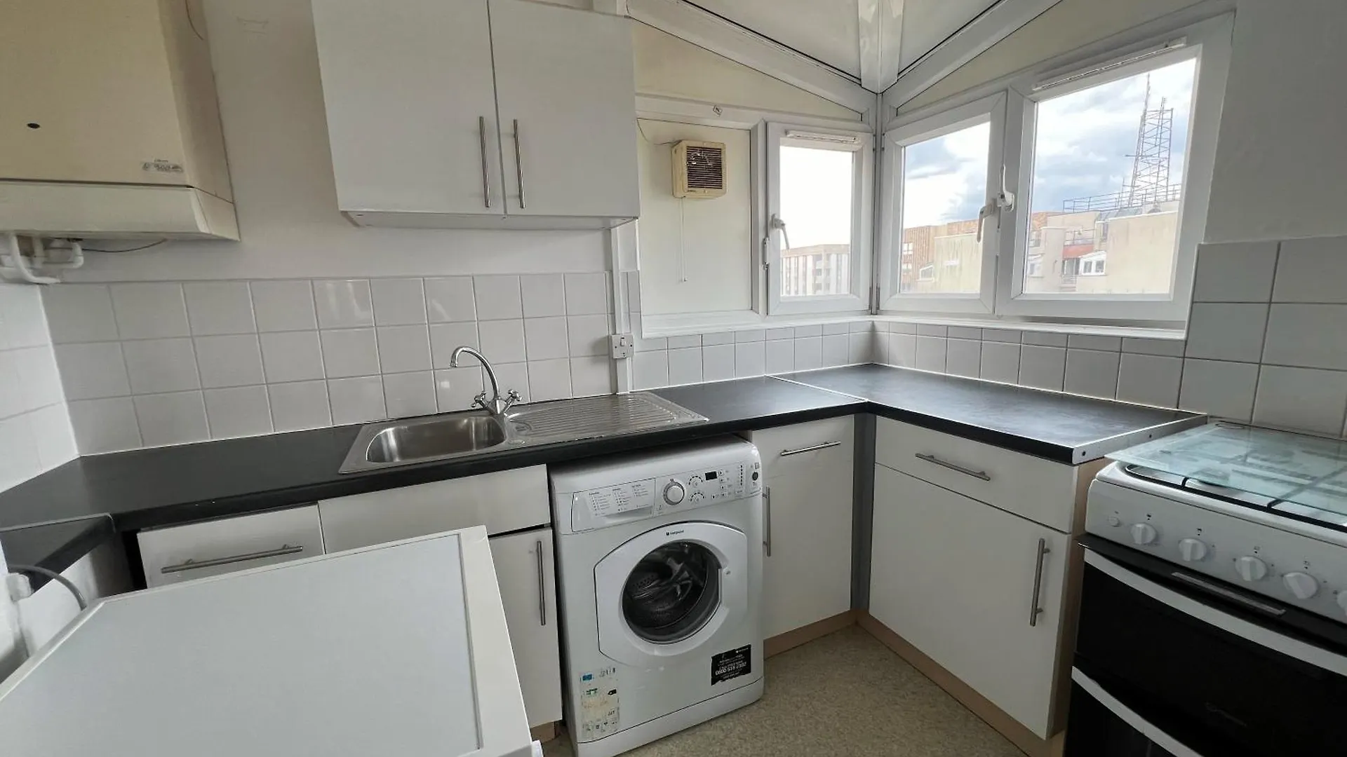 Cosy 2 Bedroom Flat With Balcony Abbey Wood Apartment