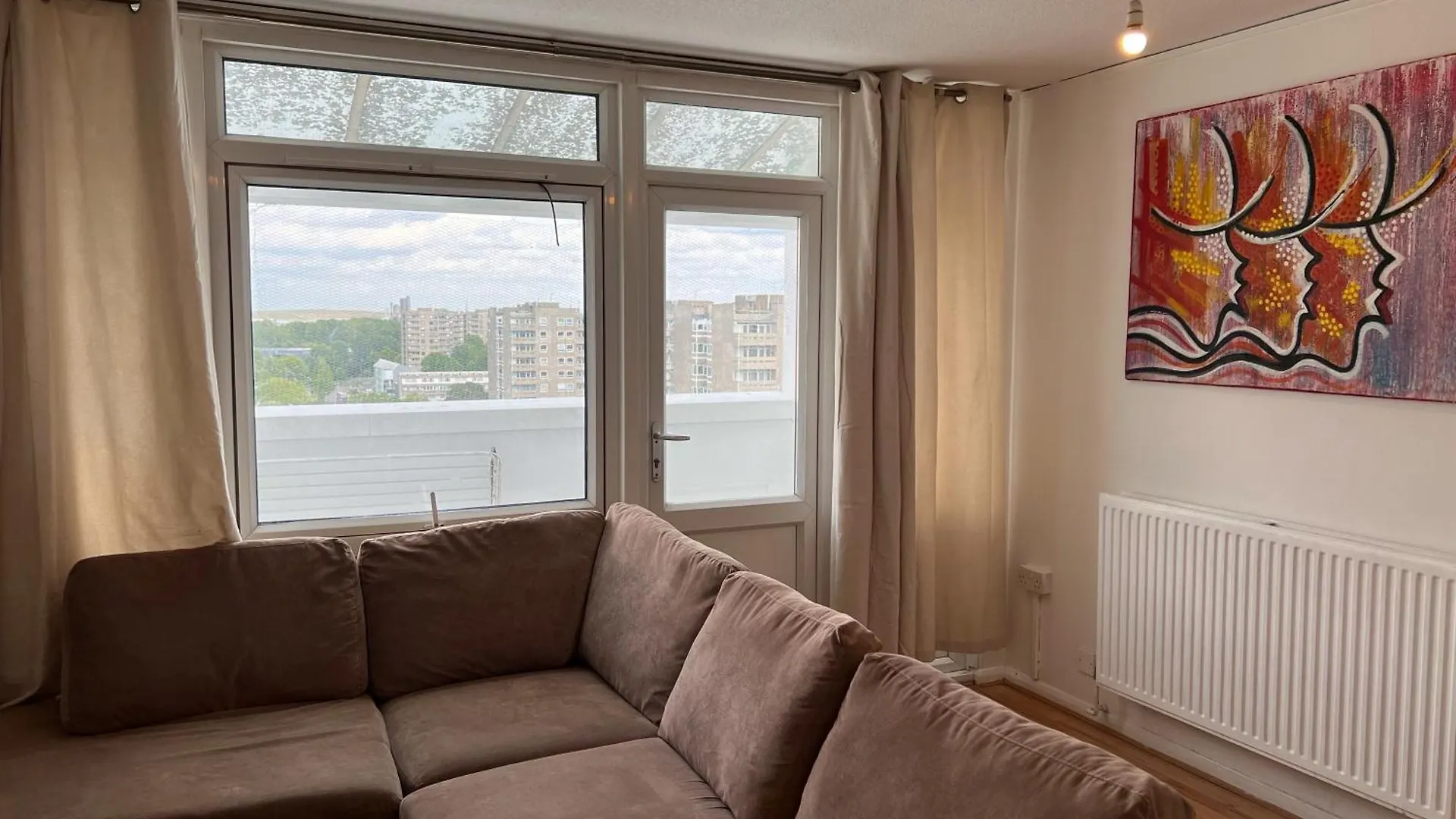 Cosy 2 Bedroom Flat With Balcony Abbey Wood Apartment