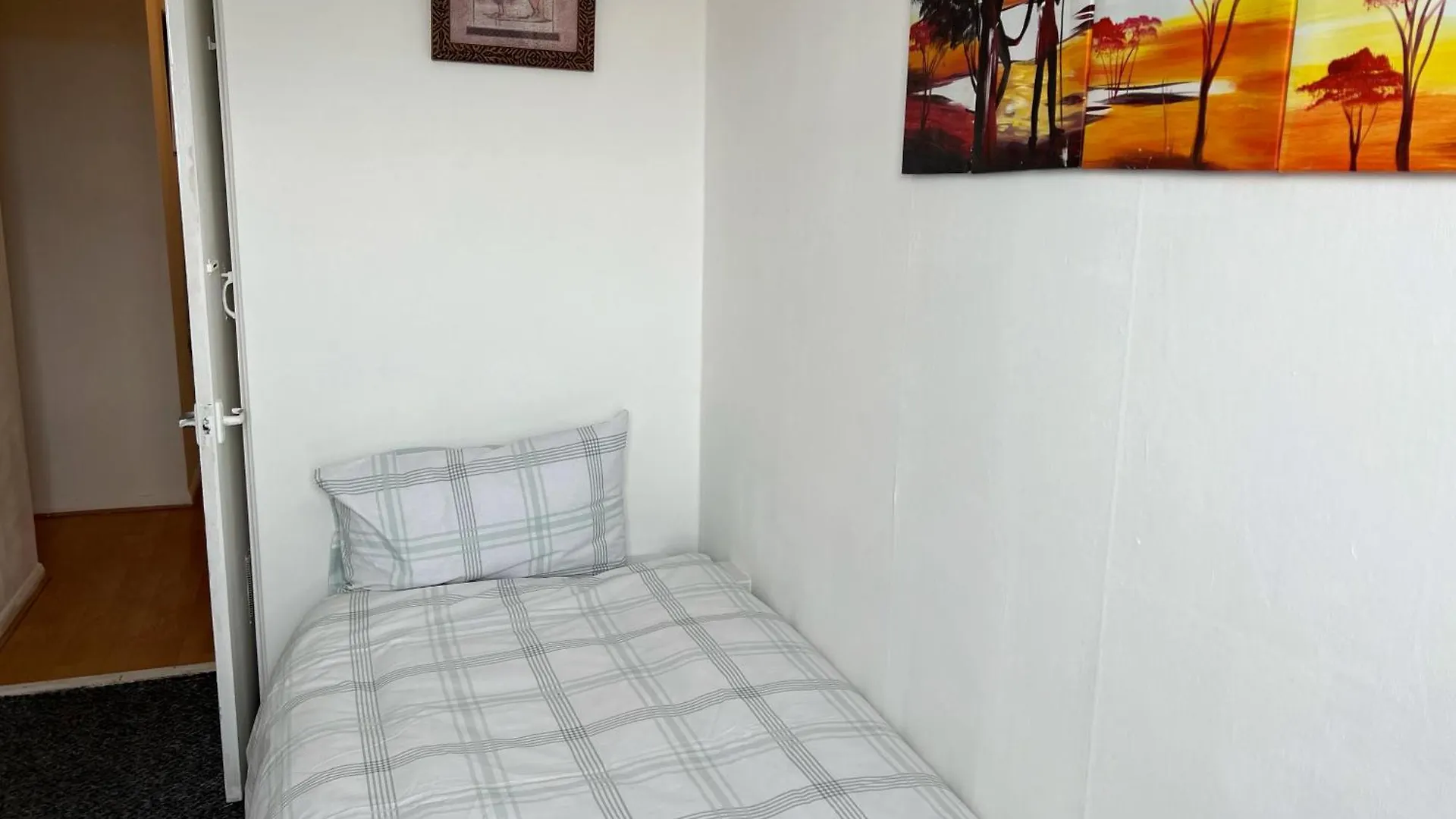 Cosy 2 Bedroom Flat With Balcony Abbey Wood Apartment