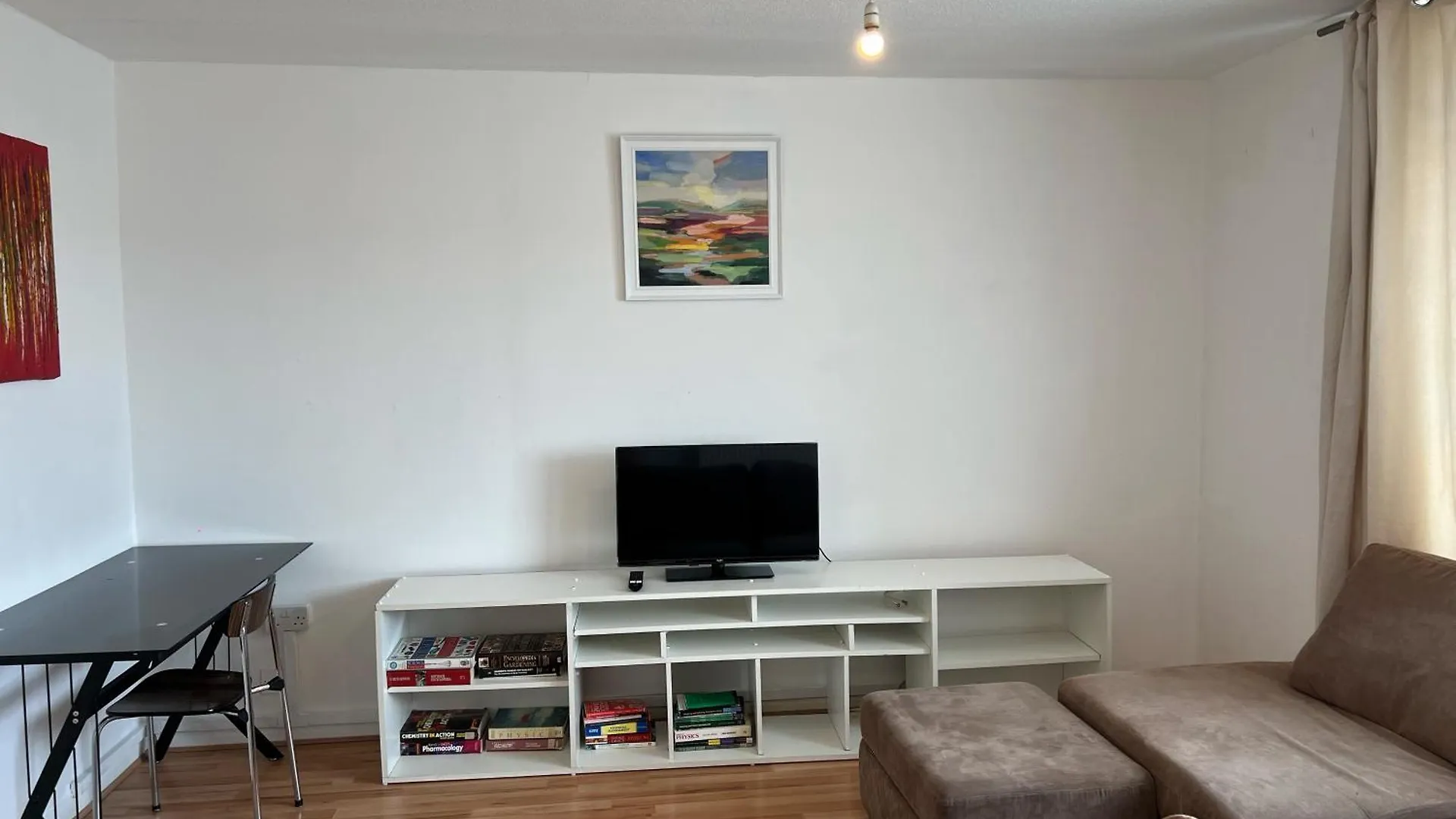 Cosy 2 Bedroom Flat With Balcony Abbey Wood 0*,