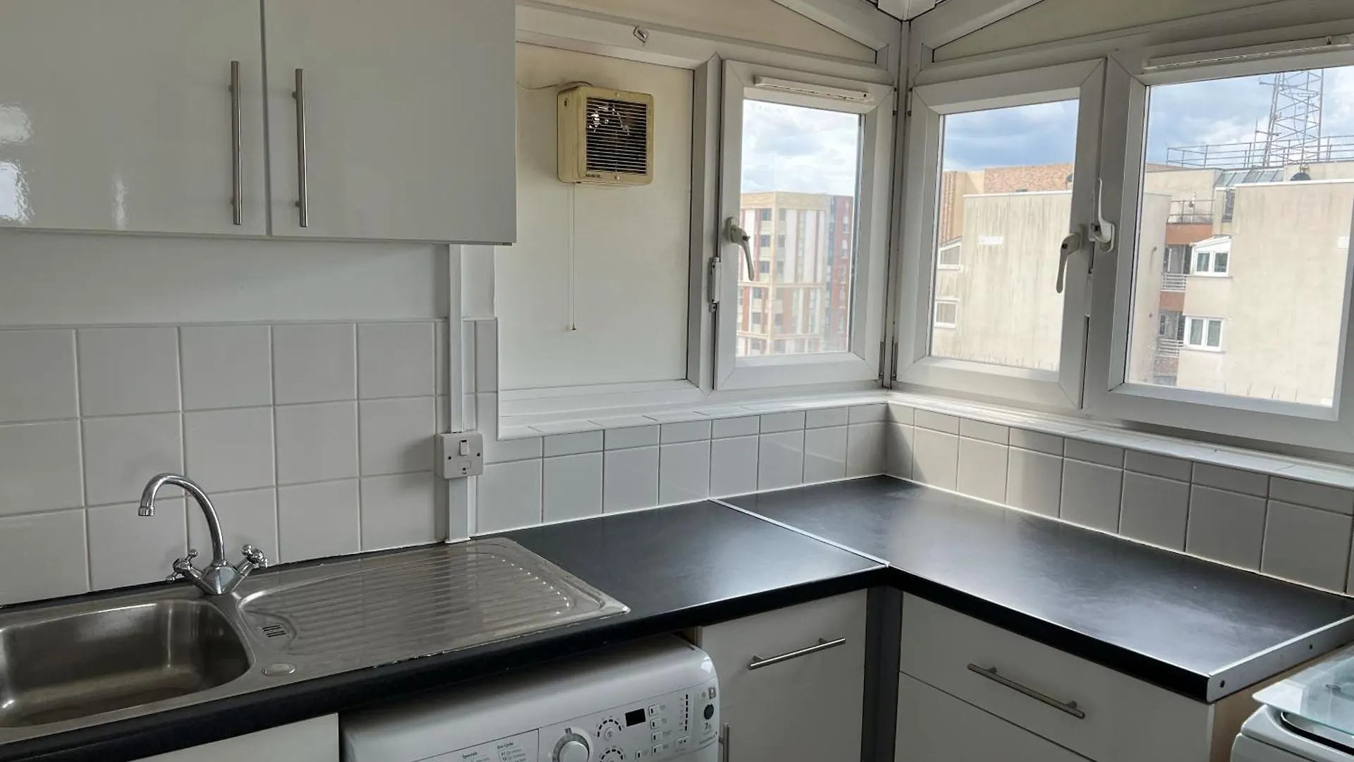 Cosy 2 Bedroom Flat With Balcony Abbey Wood