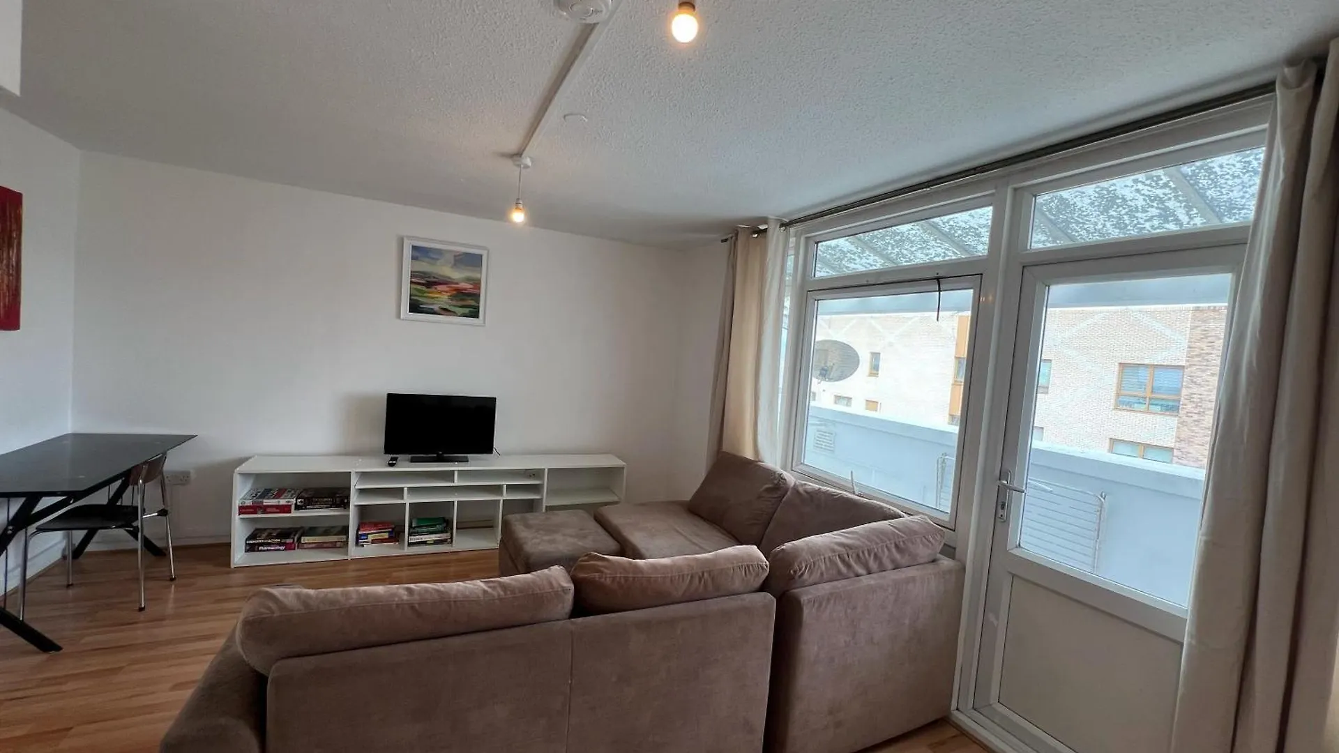 Cosy 2 Bedroom Flat With Balcony Abbey Wood