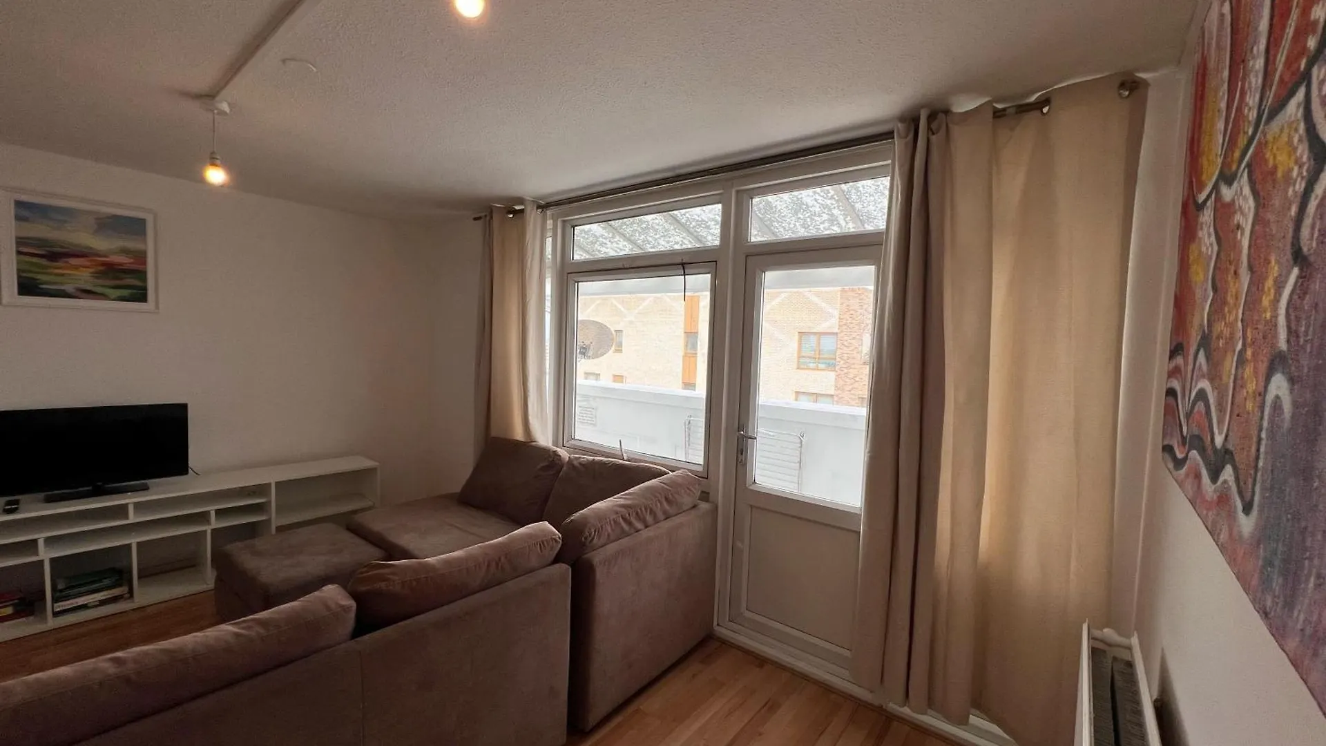 Cosy 2 Bedroom Flat With Balcony Abbey Wood