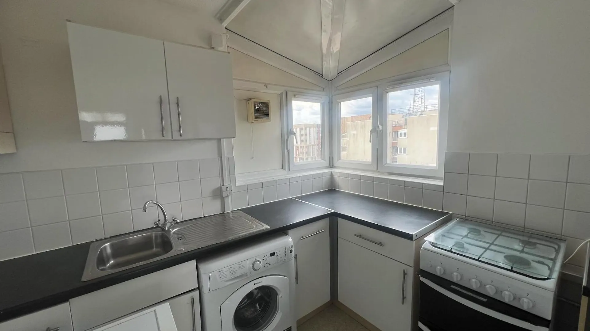 Cosy 2 Bedroom Flat With Balcony Abbey Wood アパート