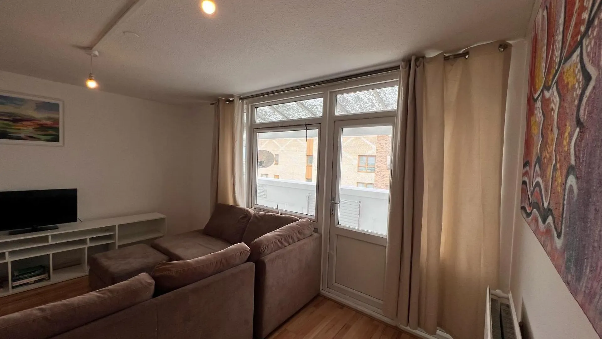 アパート Cosy 2 Bedroom Flat With Balcony Abbey Wood イギリス